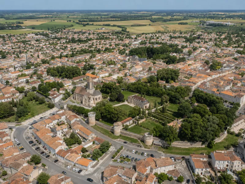 Surgères